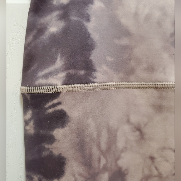 Glyder leggings/Yoga pants, Brown/Mushroom tie dye, Size M - Picture 9 of 9